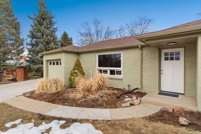 Building Photo - 4210 Balsam St