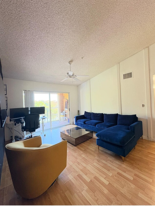 Foto principal - 4808 State Rd