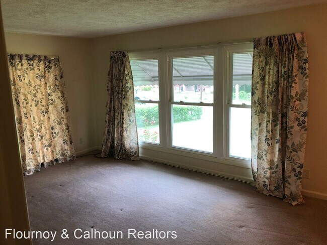 Building Photo - 3 br, 1 bath House - 1010 Piedmont Drive