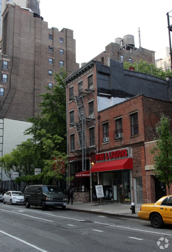 Foto del edificio - 352 W 39th St