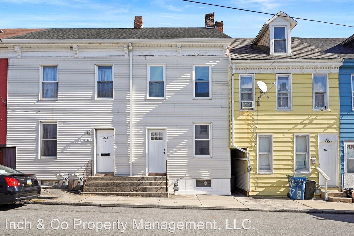 3 br, 1.5 bath House 225 Grantley St House Rental in York, PA