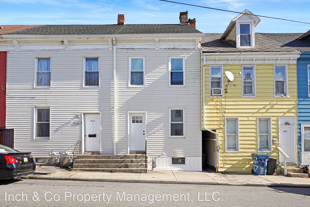 3 br, 1.5 bath House 225 Grantley St House Rental in York, PA