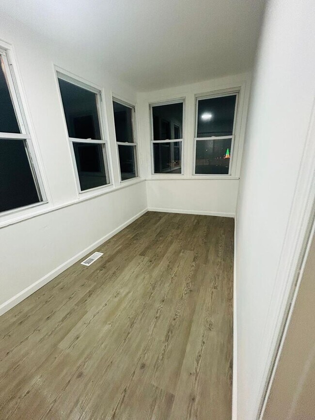 Building Photo - 118 County Rd