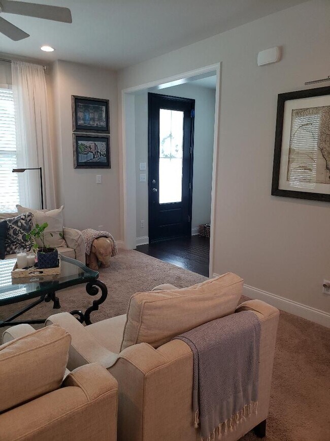 Foto del edificio - Lakeside Serenity Meets Lowcountry Charm!