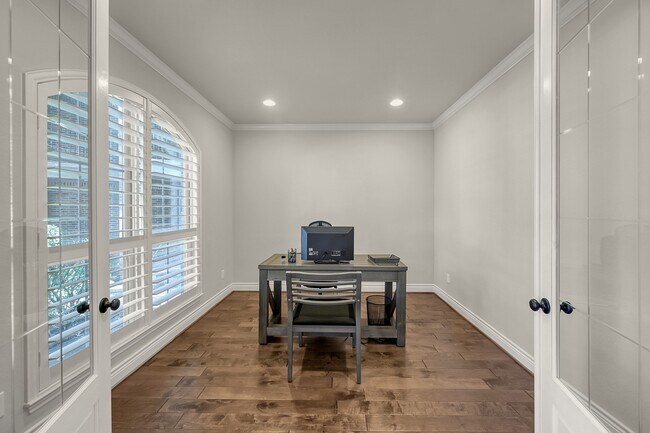 Foto del edificio - 4047 Steep Woods Dr