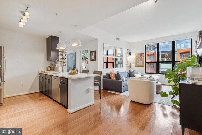 Foto del edificio - 1001 L St NW