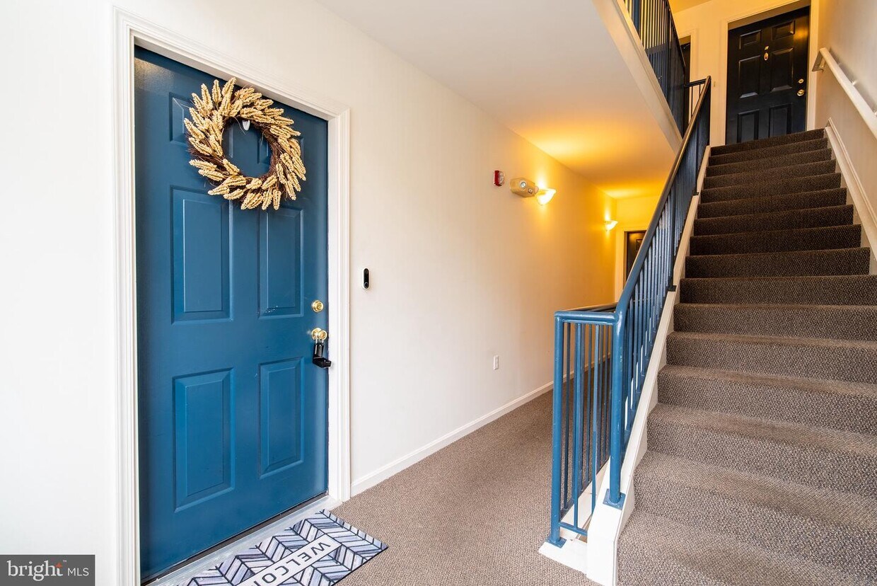 673 Constellation Square SE Unit E, Leesburg, VA 20175 Room for Rent