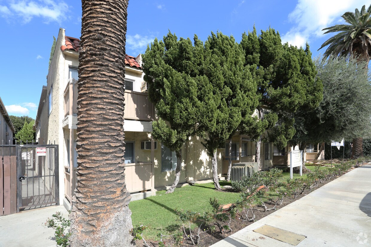 Foto principal - Collins East Apartments