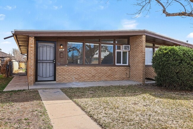 Photo - Newly Renovated 2Bed/1Bath Duplex in Park Hill House