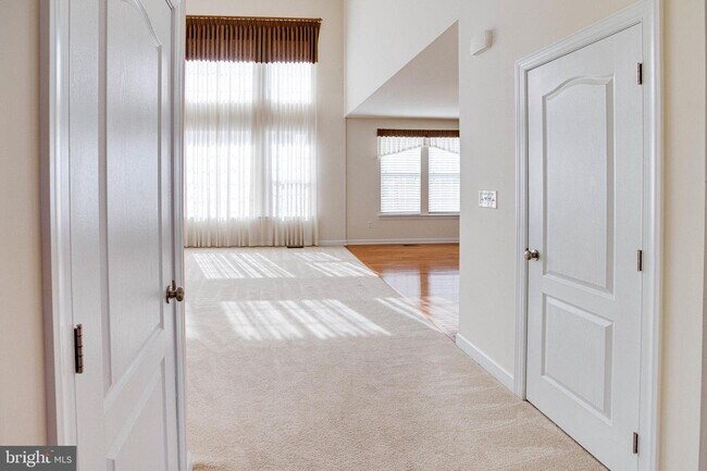 Building Photo - 125 Coachman Cir