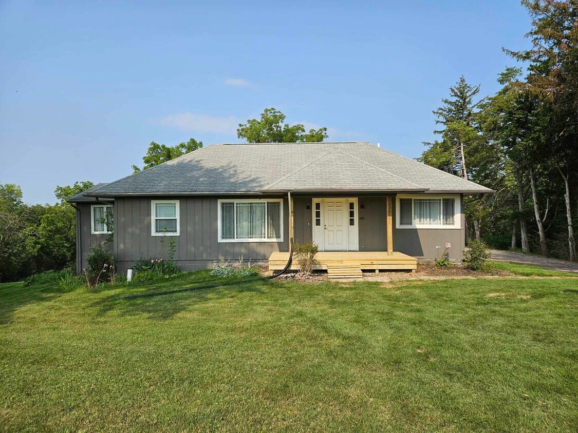 Primary Photo - 1499 Curtis Bridge Rd NE