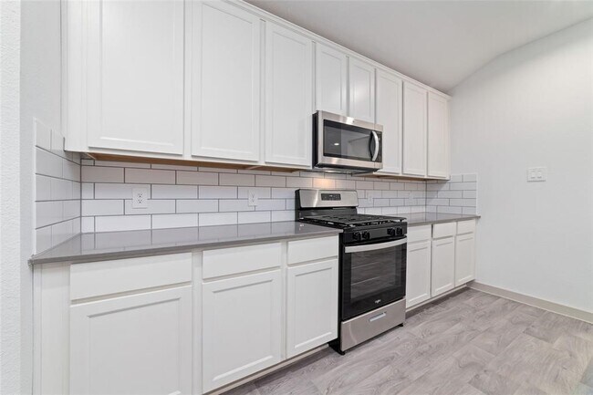Foto del edificio - 7207 Sunbreeze Ln