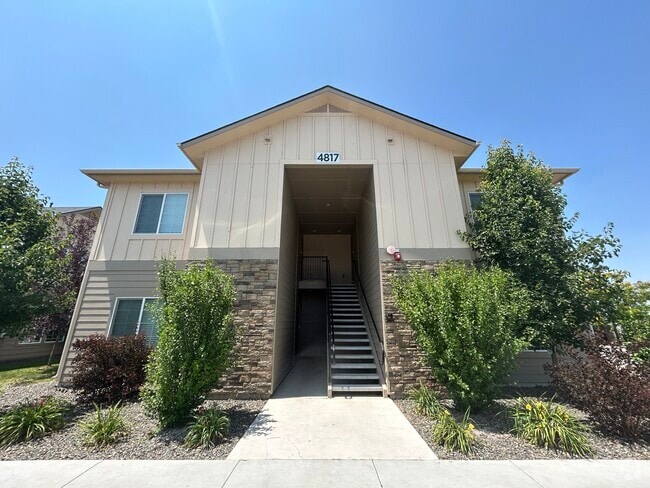 Building Photo - 4817 Continental Ln