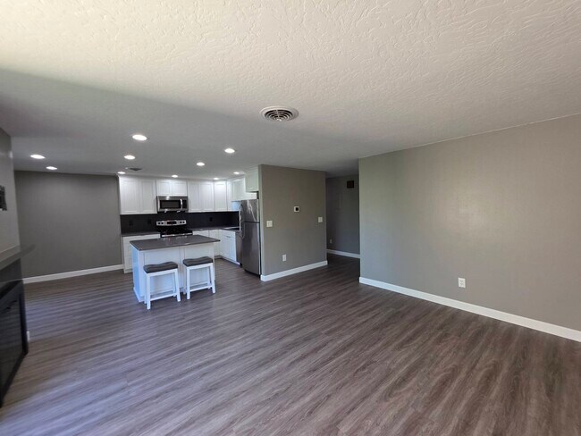 Building Photo - 303 Gage Blvd