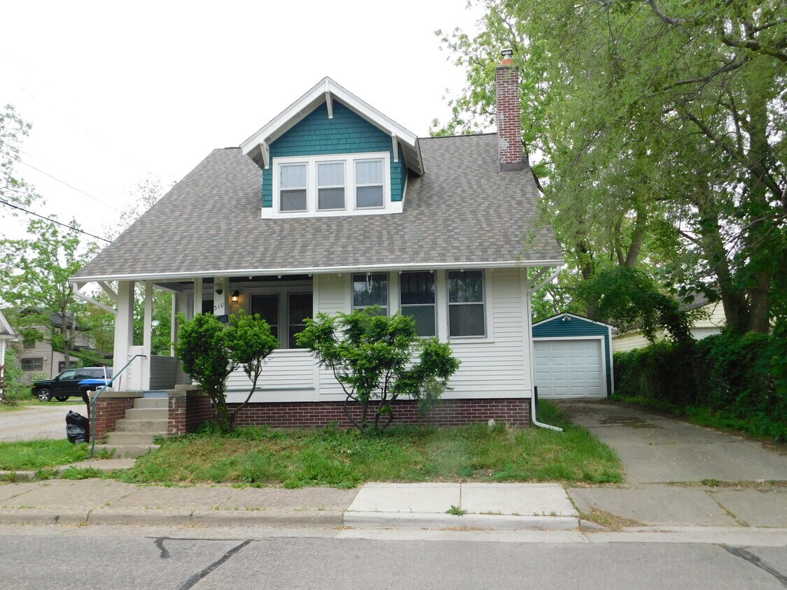 Primary Photo - 310 Olive St