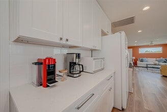 Building Photo - 510 Surf Oaks Dr