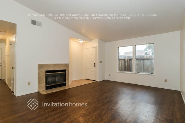 Foto del edificio - 243 Madera Ct