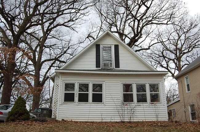 Building Photo - 1540 33rd St