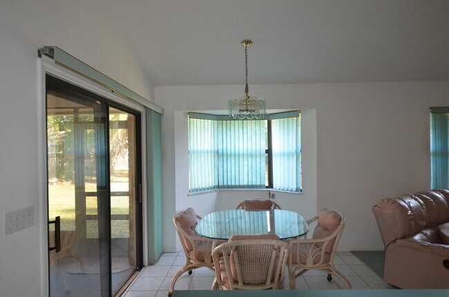 Foto del edificio - 366 Joy Haven Dr
