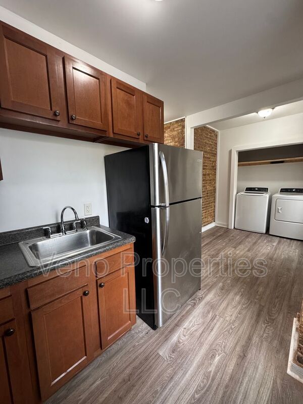 Building Photo - 5 Marshall St