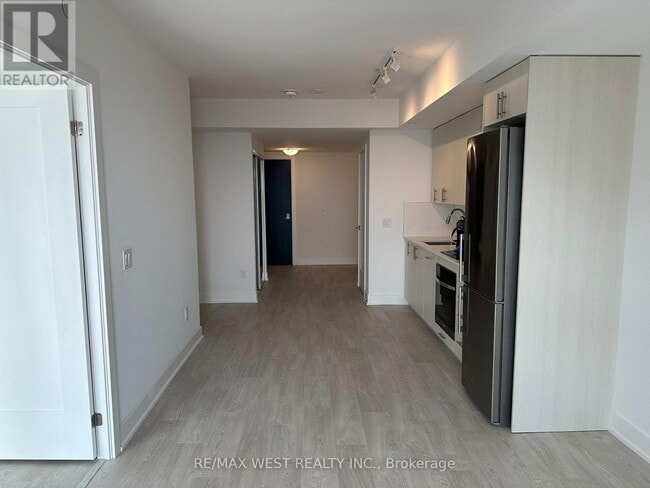 Photo du bâtiment - 2545-2545 Simcoe St N