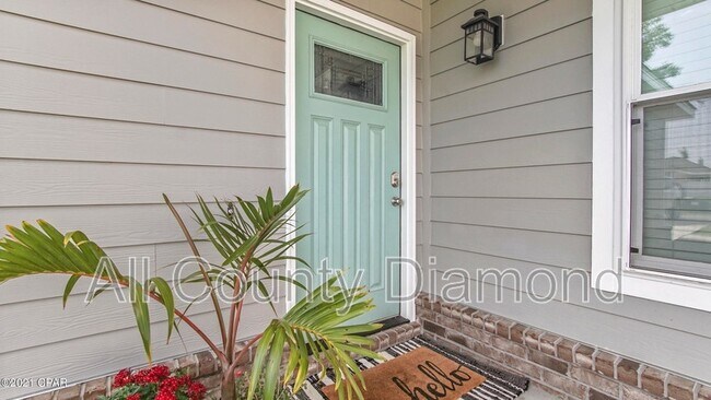 Building Photo - 4025 Riverside Dr