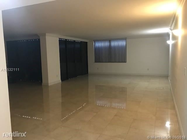 Building Photo - 2 br, 2 bath  - 10175 Collins Ave Apt 105