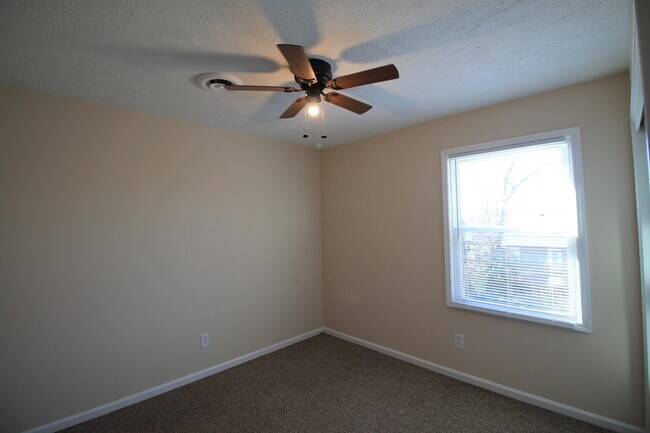 Foto del edificio - 310 Edgewood Dr