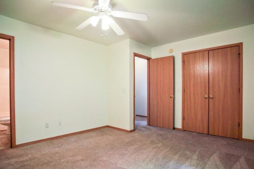 Foto del edificio - Hidden Lake Townhomes