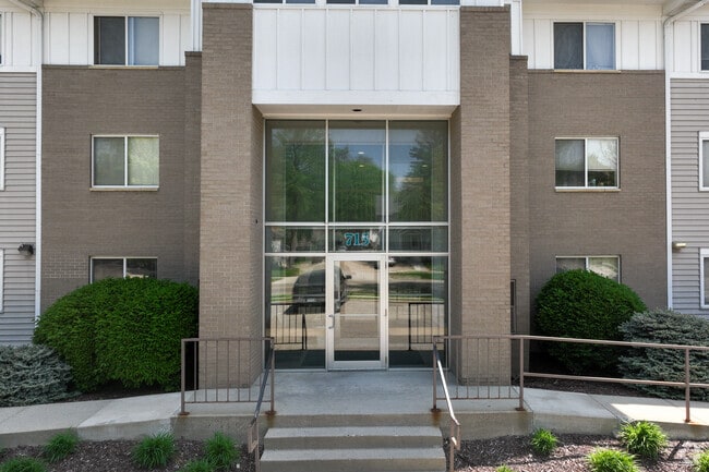Building Photo - Trails Edge Apartments