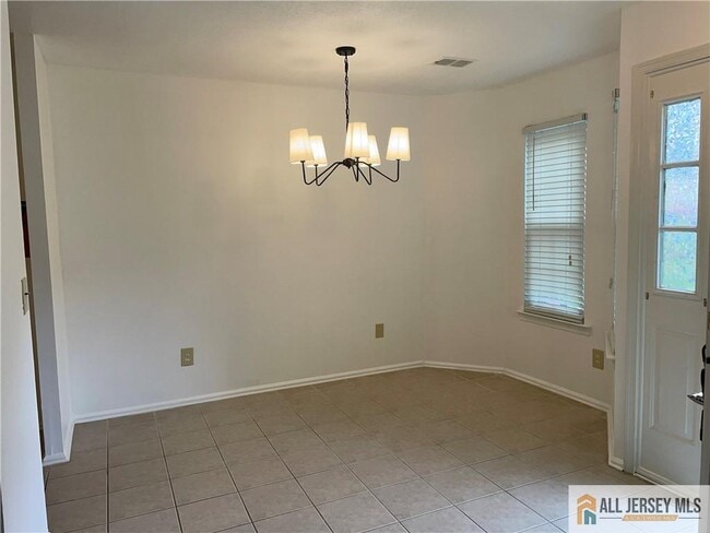 Building Photo - 805 Sunshine Ct