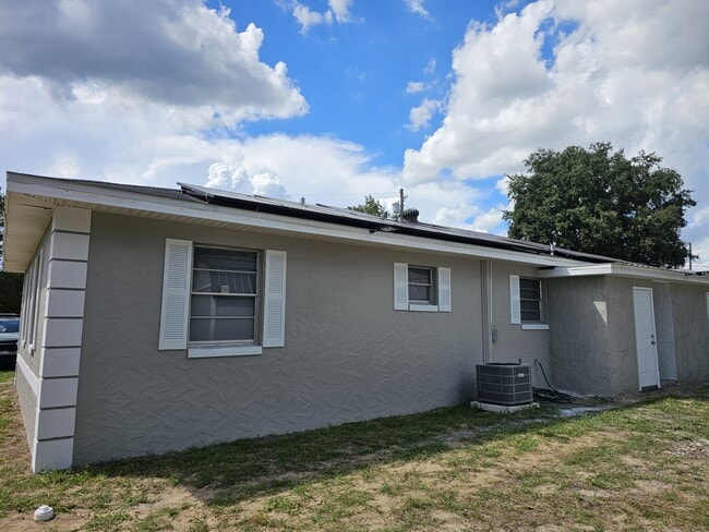 Building Photo - 2117 Lemon St