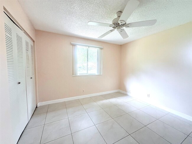 Foto del edificio - 22303 Misty Woods Way