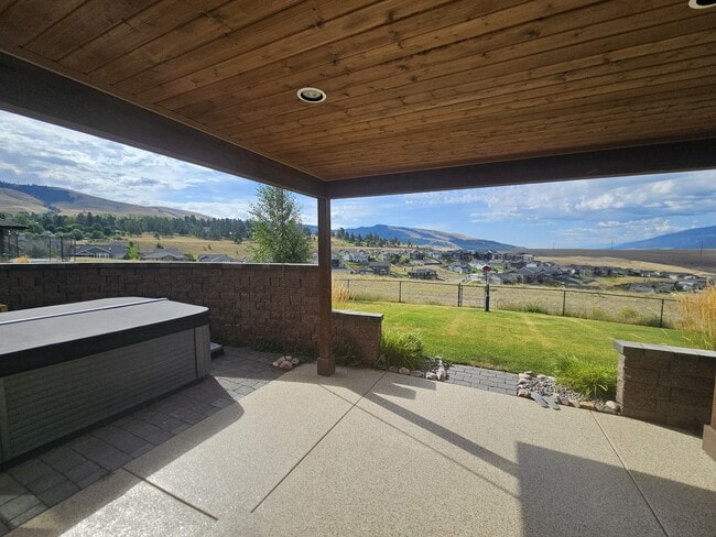 Building Photo - 5010 Jeff Dr