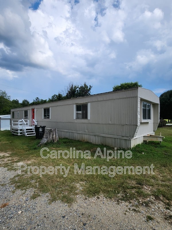 Building Photo - 2807 Blacksburg Rd