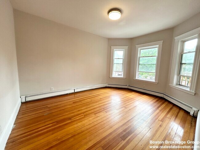 Building Photo - 7 Hesston Terrace