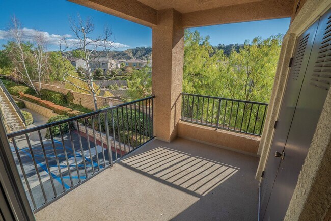 Foto del edificio - Charming 1-Bedroom Home in Saugus's Bordea...