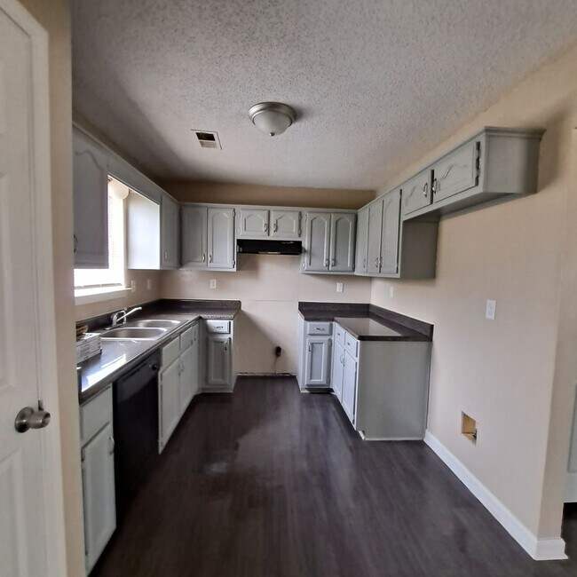 Foto del edificio - 10101 Stephenson Ln