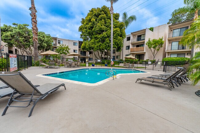 Foto del edificio - 6780 Friars Rd