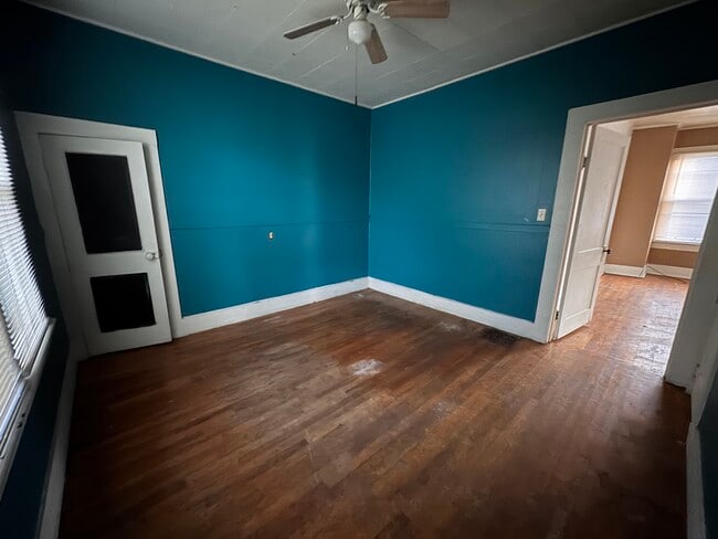 Foto del edificio - 521 N Michaels St