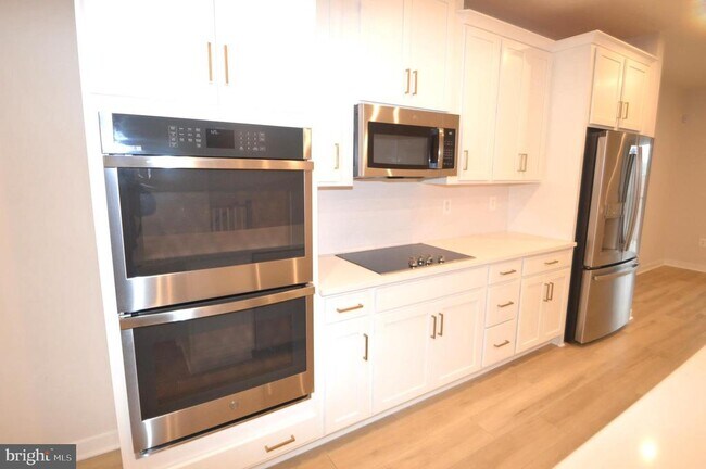 Building Photo - 13651 Innovation Station Lp