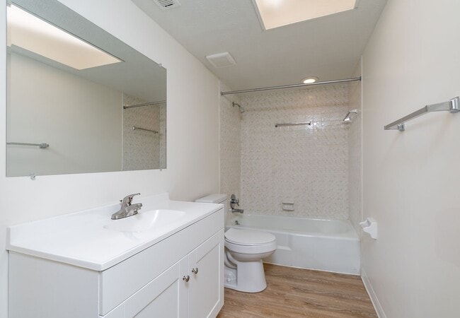 Interior Photo - Bexley House