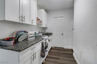 Building Photo - 4180 Sabal Ln