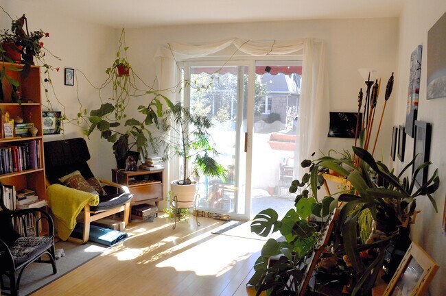 Foto del edificio - 1111 Maxwell Ave