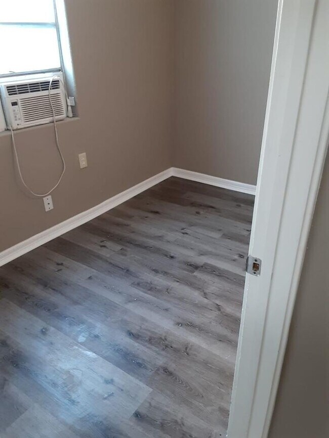 Foto del edificio - 3718 Avenue M 1/2