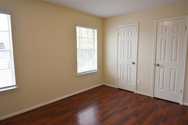 Foto del edificio - 13319 Lynnville Dr