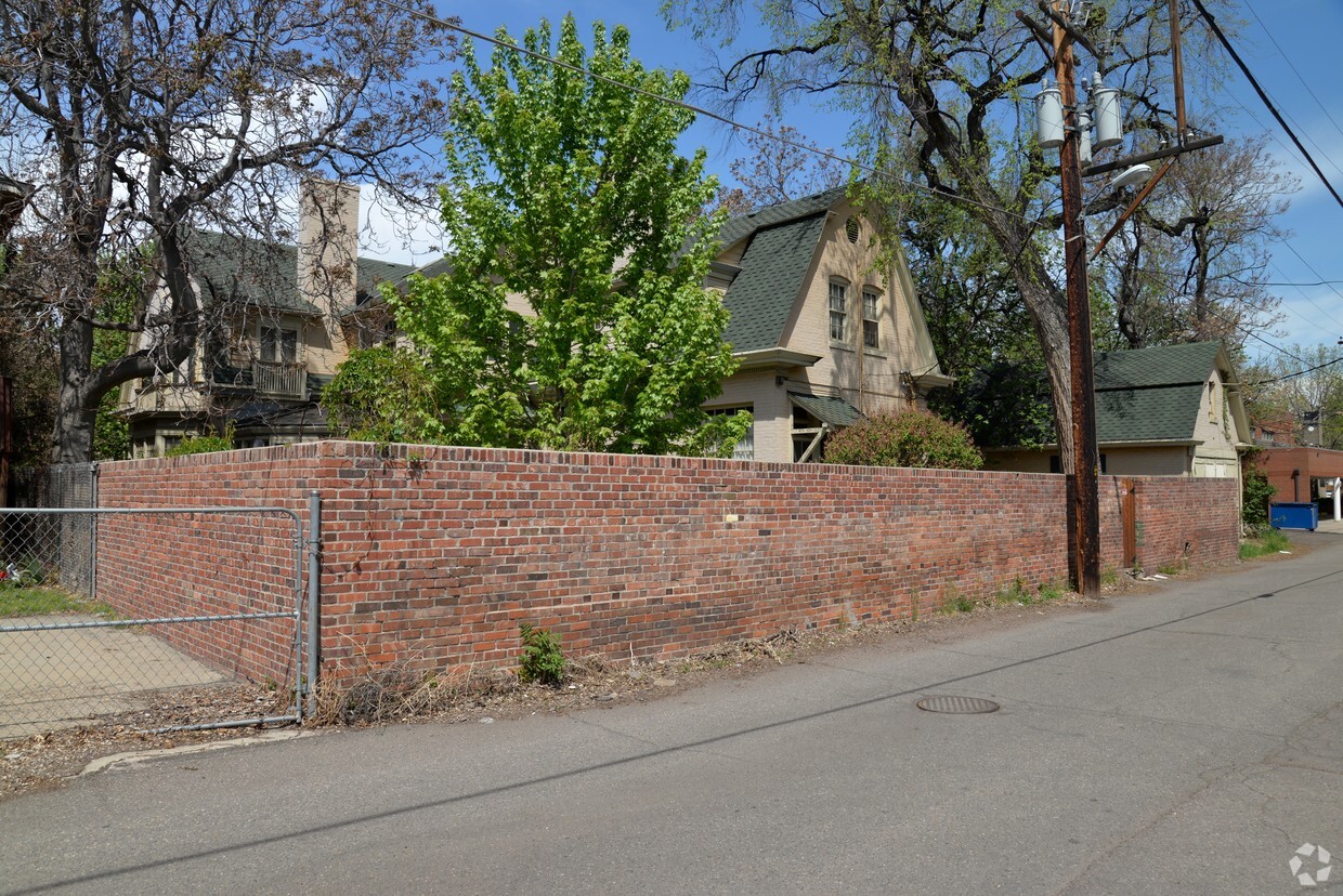 Building Photo - Denver Apartments