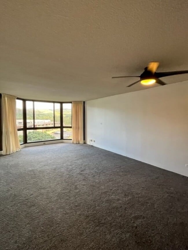Building Photo - Country Club Village Plaza 2 bedroom/2 bath/1 parking - FIRST SHOWING WILL NOT BE UNTIL 3/31/26