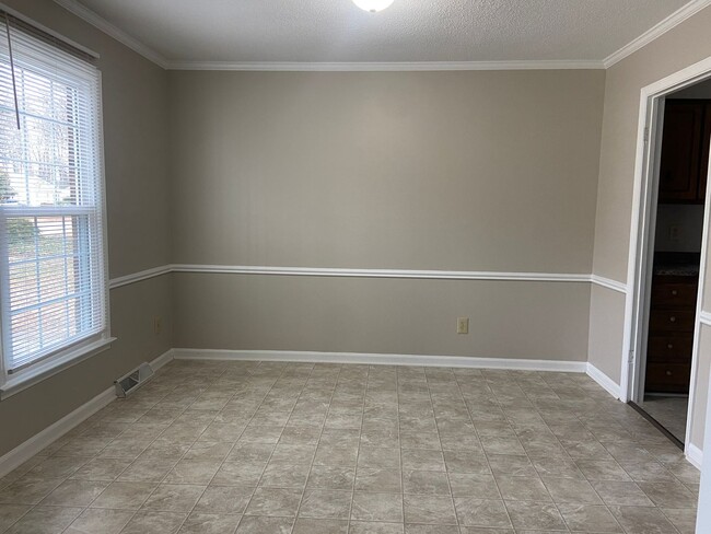 Foto del edificio - 3 Bedroom, 2 Bathroom House in Greensboro!