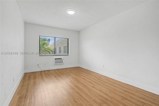 Building Photo - 600 SW 9th St